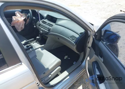 2011 Honda Accord 2.4 Lx z USA, uszkodzony, nr VIN 1HGCP2F39BA059357